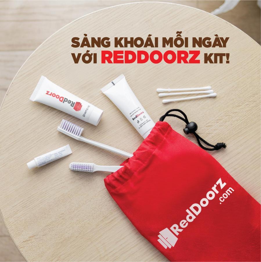 ホテル Reddoorz @ Pham Ngu Lao Street 4 ホーチミン市 エクステリア 写真